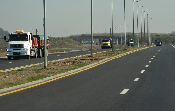 El gobernador Axel Kicillof anuncia la primera etapa de las obras de reconstrucción de la Ruta Provincial 6