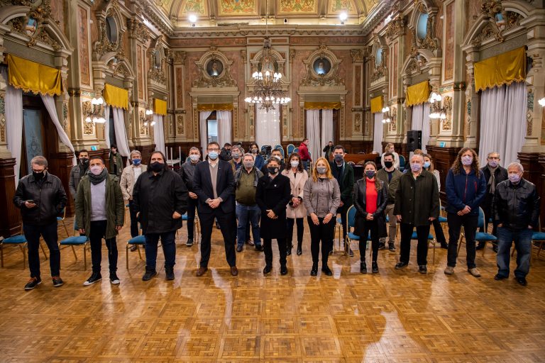 Axel Kicillof presentó el programa Impulsar Oficios