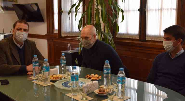 Mariano Barroso recibió a Horacio Rodríguez Larreta en su despacho del palacio comunal nuevejuliense
