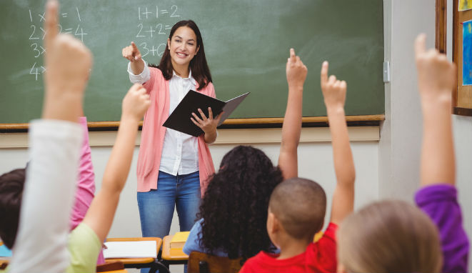 Se suman profesionales para que todas las escuelas primarias y secundarias estatales cuenten con Equipos de Orientación Escolar