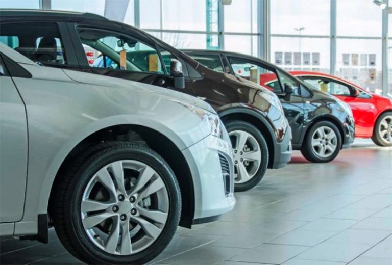 Los 0 km de más de 3 millones ya pagan como “de lujo”