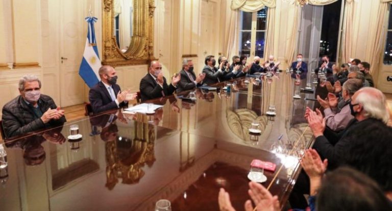 El Salario Mínimo sube a 32 mil pesos en octubre y a 33.000 en febrero