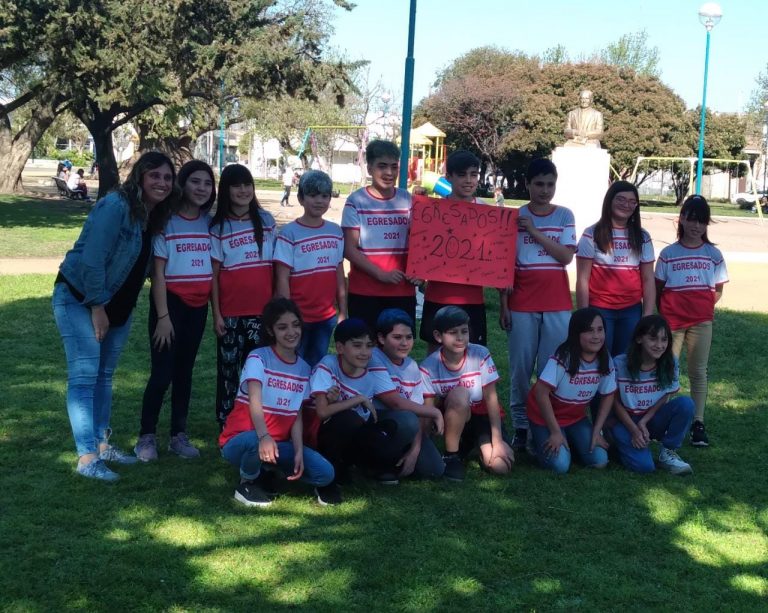 La alegría de egresar del ciclo primario de educación