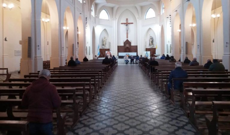 ‘Madrugadores del 9’ rezaron para la diócesis desde la catedral santo Domingo de Guzmán