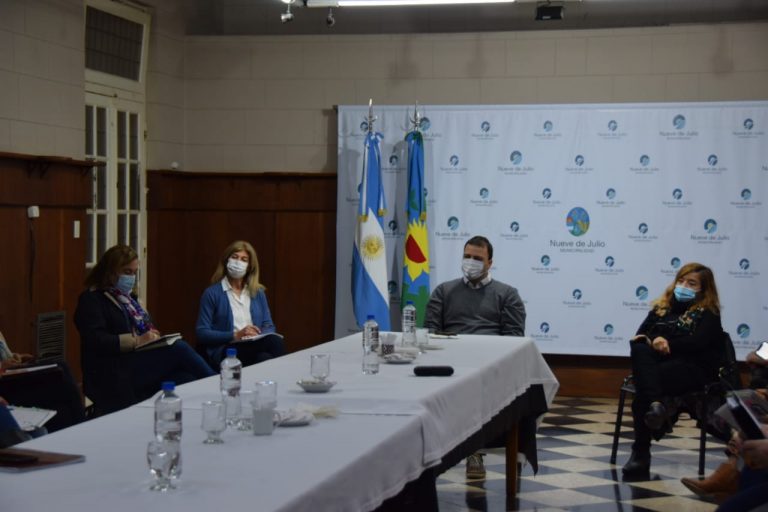 Mariano Barroso encabezó una reunión con la Jefa Distrital de Educación