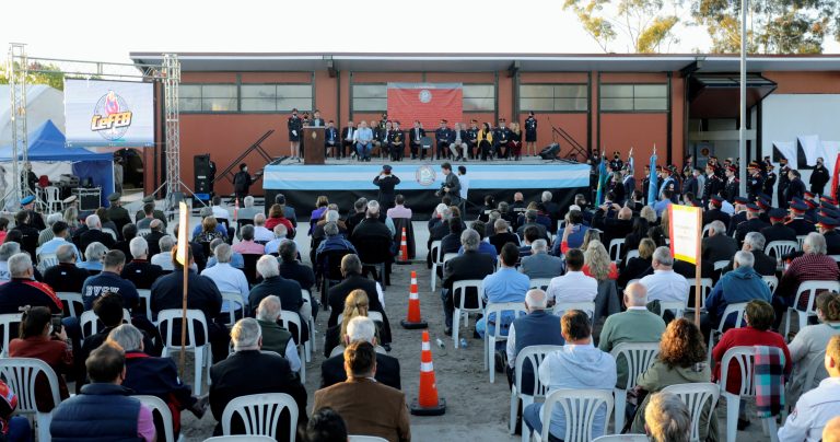 En Tapalqué se inauguró el primer centro de entrenamiento de bomberos voluntarios del país