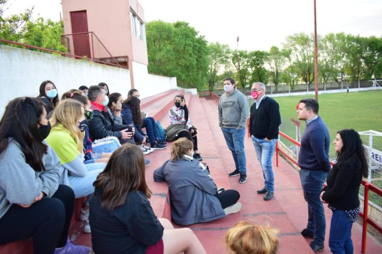‘Nacho’ Palacios recorre el partido y se reúne con representantes de instituciones