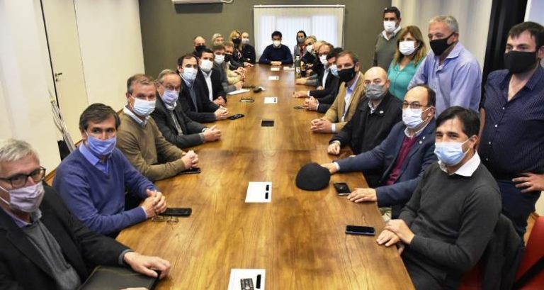 Intendentes y legisladores radicales serán fiscales en la elección de noviembre