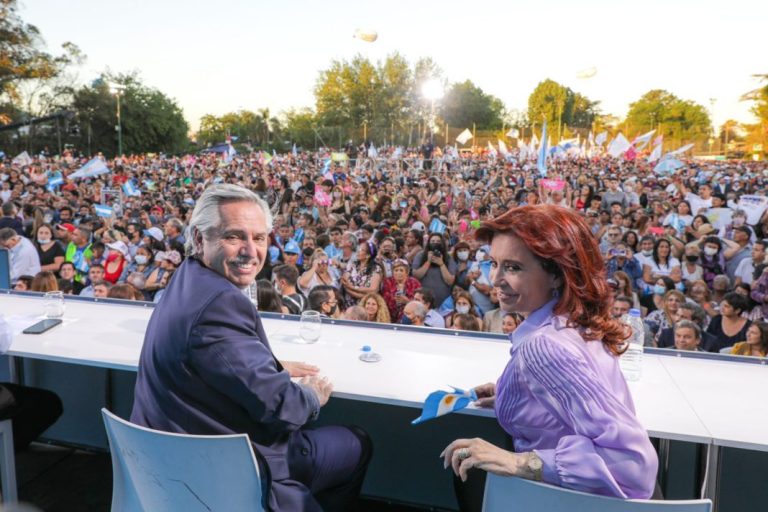 El Frente de Todos cerró en Merlo su campaña con la presencia de Alberto Fernández