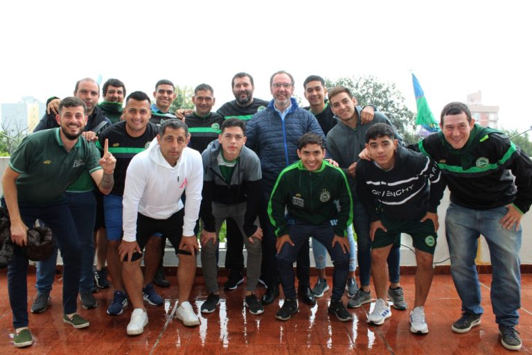 El Intendente Torchio recibió a los flamantes campeones de la liga casarense