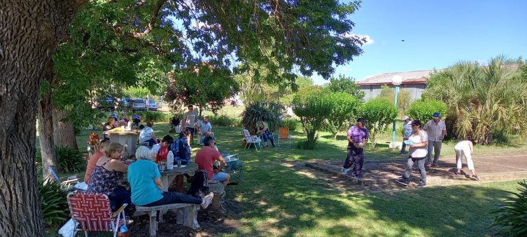 Abuelos disfrutaron de una jornada amigable en Dudignac