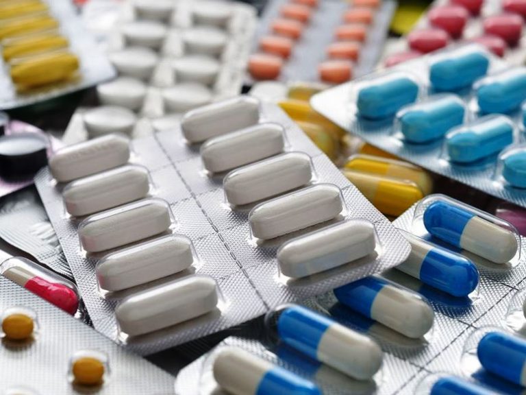 El Gobierno y laboratorios acordaron congelar precios de medicamentos