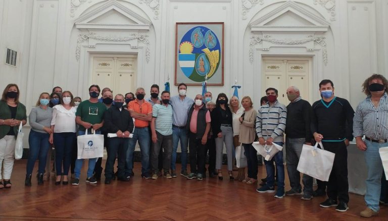 Empleados Municipales fueron reconocidos ante sus 25 años de servicios y varios se jubilaron