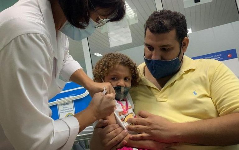 Es libre la vacunación de la primera y segunda dosis para mayores de 3 años