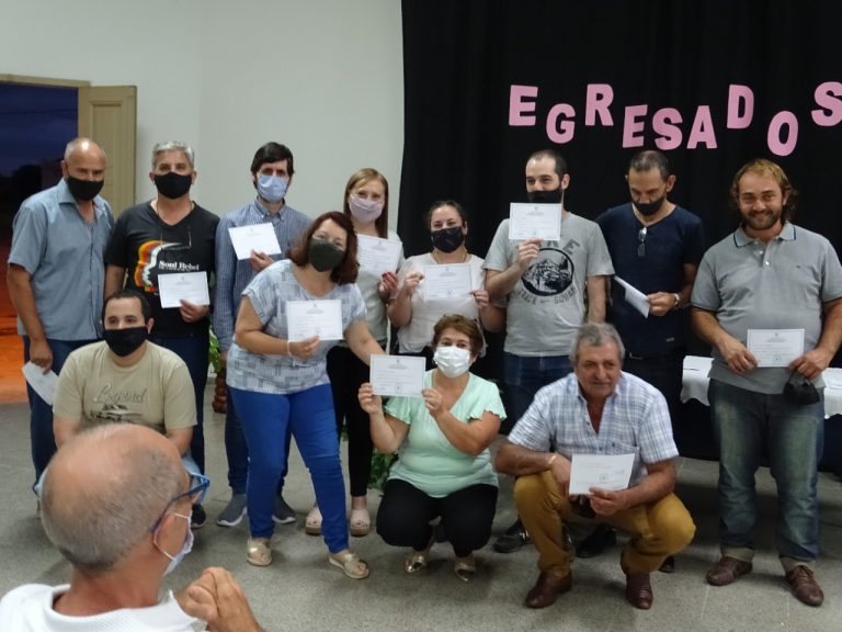 Egresados del Centro de Formación Profesional N° 402 de Nueve de Julio
