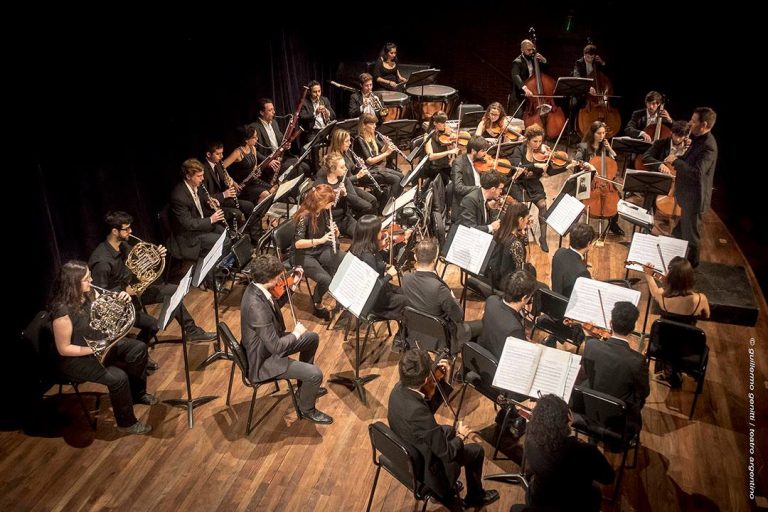Becas 2022 para ingresar a la Camerata Académica del Teatro Argentino