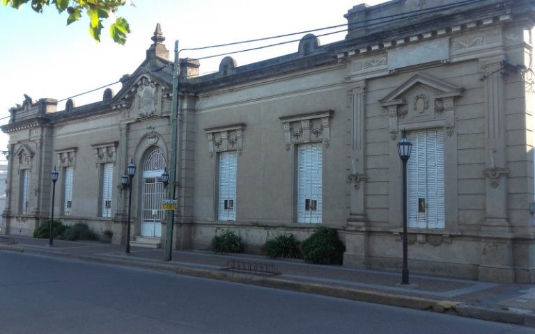 Navarro impone aislamiento a los contingentes que viajan, al regresar