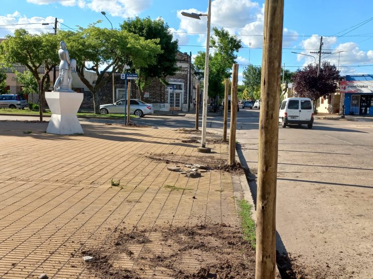 Se observan obras para restringir la circulación en plaza Italia