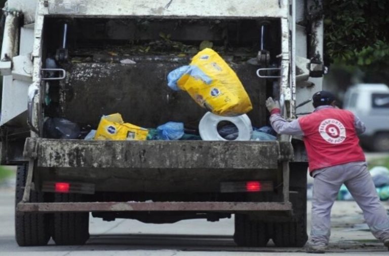 Catorce camiones comenzaron a normalizar la recolección de residuos