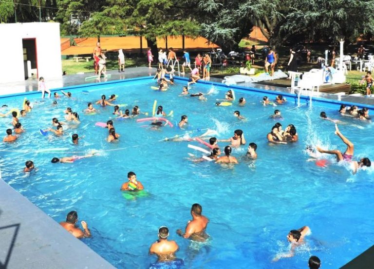 Se inician el lunes la Escuela de Natación y Colonias de Vacaciones en el Club Atlético