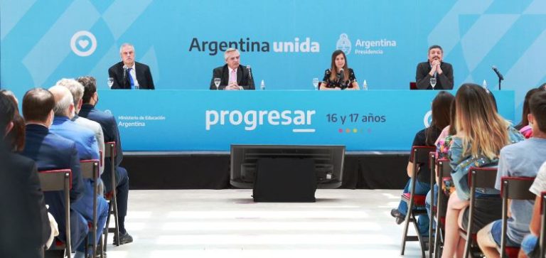 El presidente anunció la ampliación de las Becas Progresar para adolescentes de 16 y 17 años