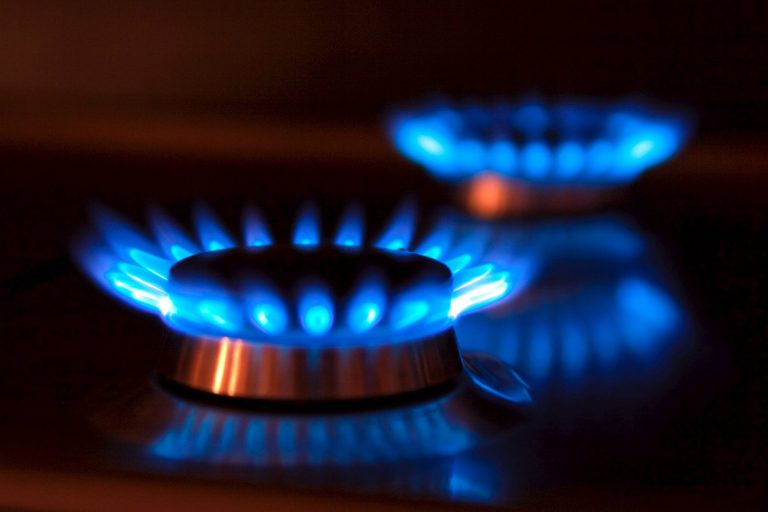 Treinta y una Asociaciones de usuarios rechazan el aumento del 91% en el precio del gas en boca de pozo