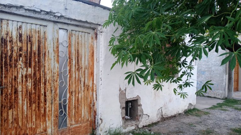 Matrimonio con dos hijos de corta edad pide ayuda por un techo