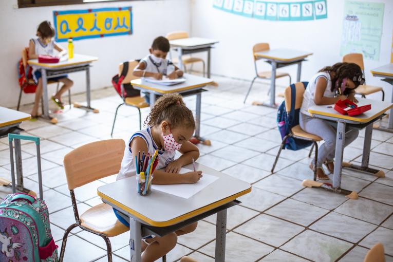 El ministro de Educación bonaerense llamó a poner el énfasis en la vacunación pediátrica