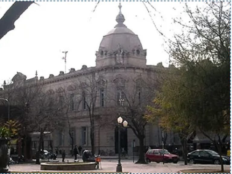 Una causa de abuso a un adolescente discapacitado se revivió en la vía pública