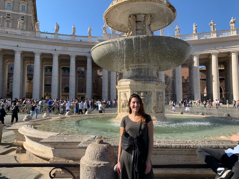 Convecina de French estuvo en el Vaticano en un Encuentro de Jóvenes