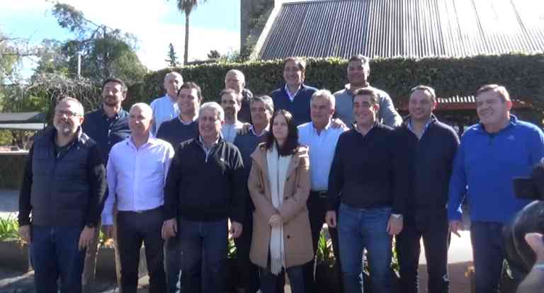 Mariano Barroso participó del Foro de Intendentes en La Plata