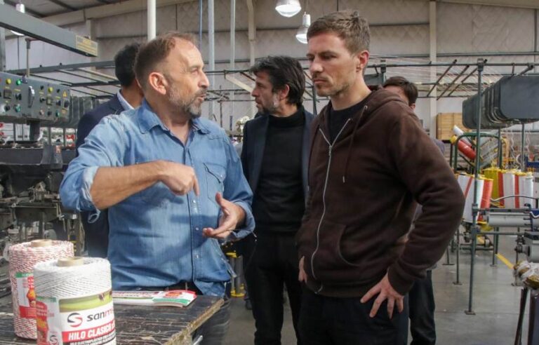 El ministro de Producción recorrió empresas en Carlos Casares