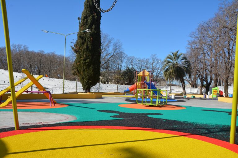 Se embellece plaza España en los tramos finales de su remodelación