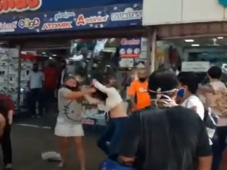 Pelea entre mujeres terminó con una detención