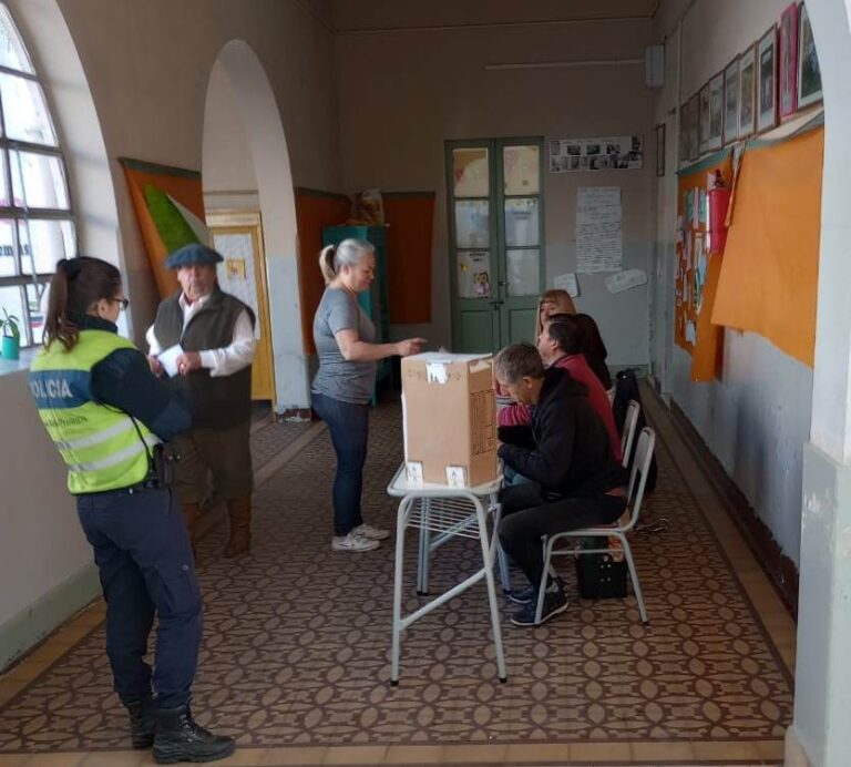 Las autoridades de mesa recibirán una suba en octubre en relación al pago de la PASO