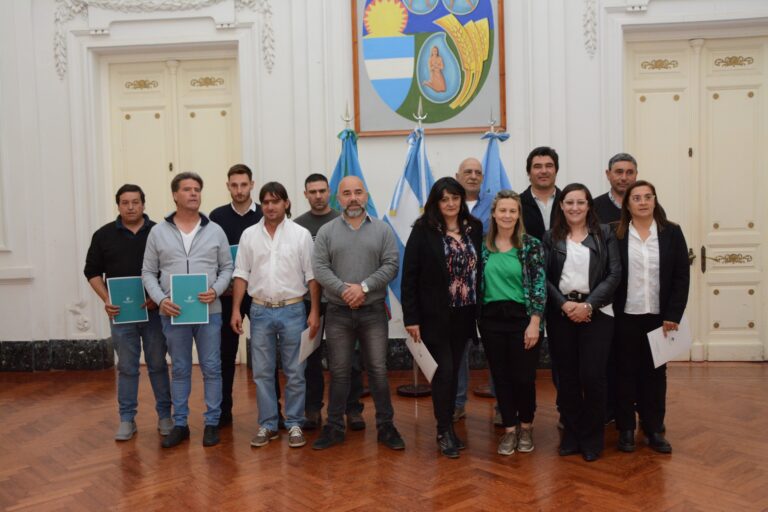 Diez de 10: Asumieron las y los Delegados Comunales en el Salón Blanco