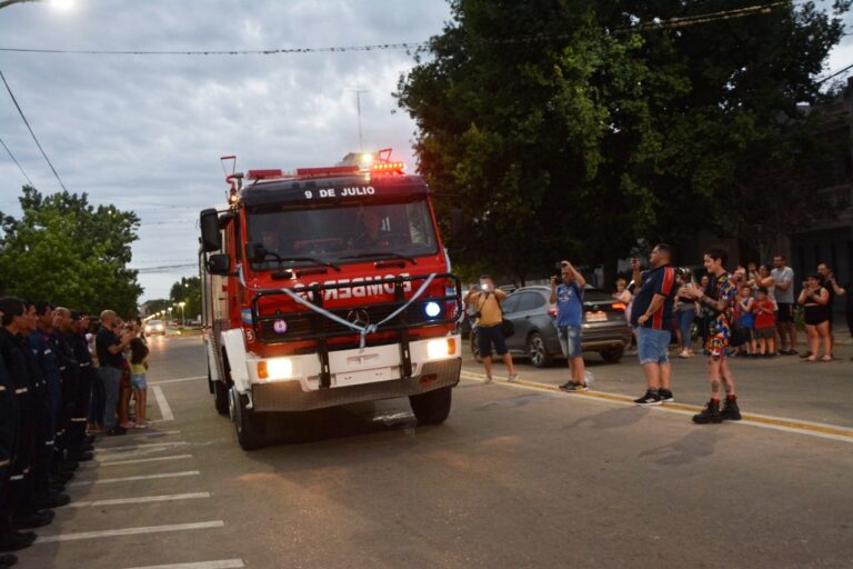 Desde Holanda llegó la nueva unidad toda terreno de Bomberos Voluntarios