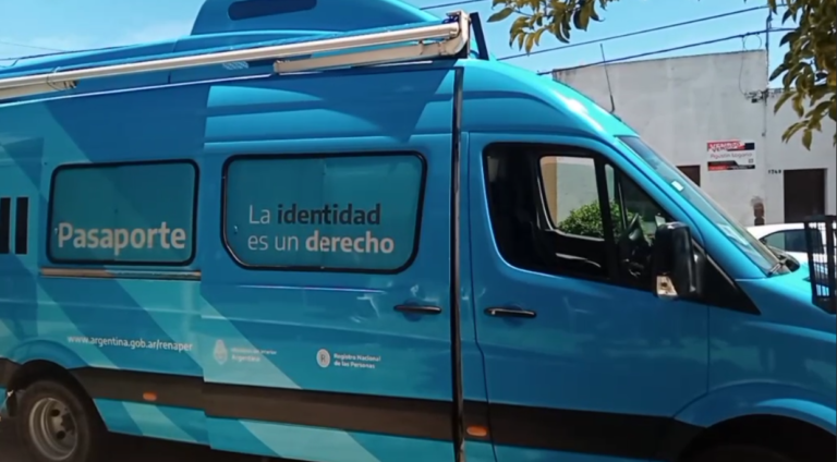 Una camioneta del RENAPER facilitó la documentación de las y los nuevejulienses