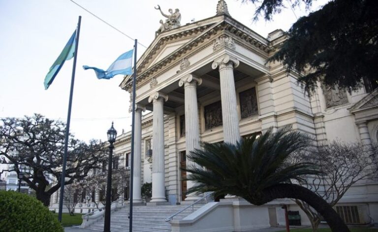 Desmantelan una organización sectaria en la Legislatura Bonaerense: Operaba bajo la “Orden de la Luz”