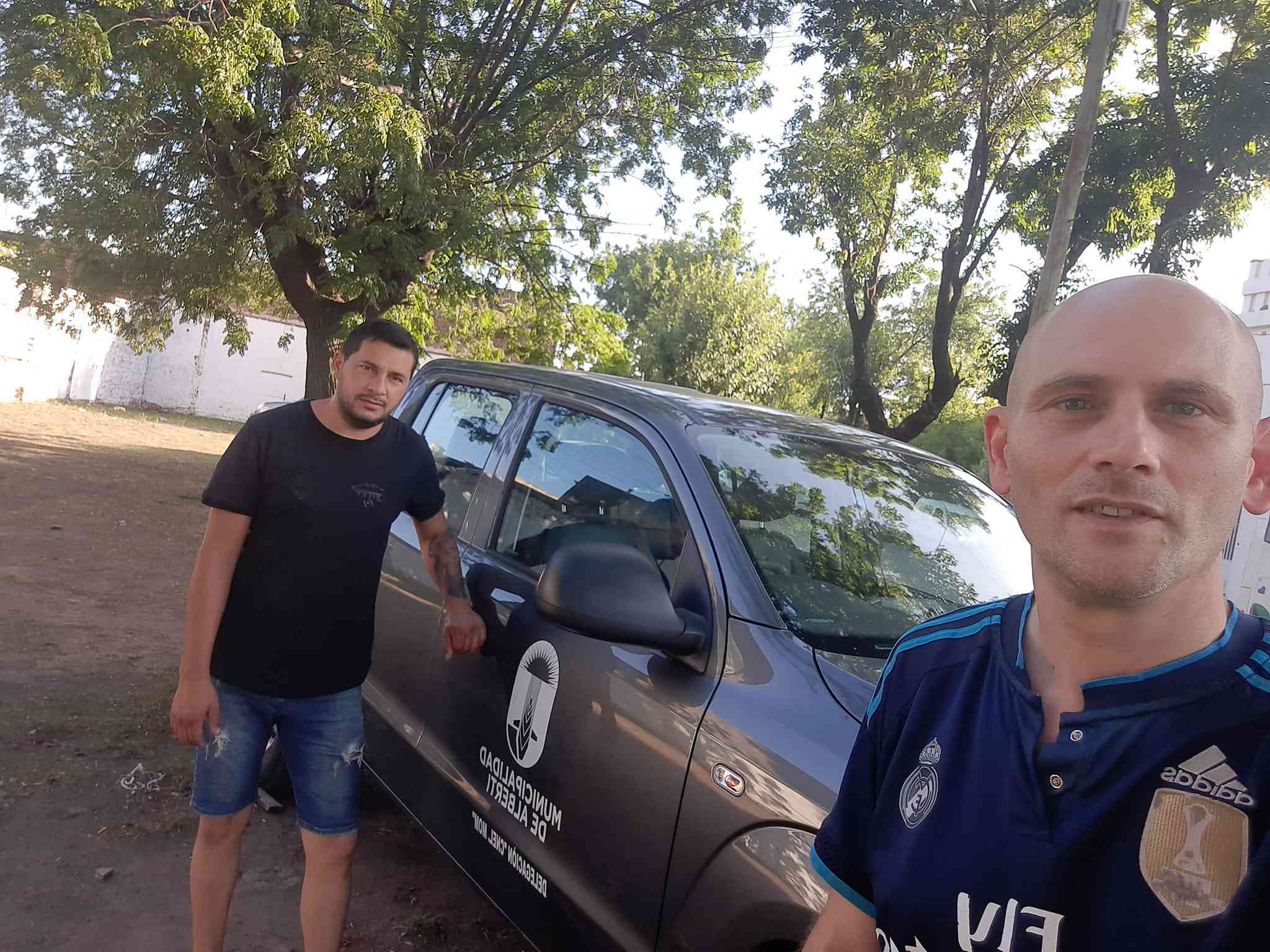 Carro De Polícia Em Plaza De Mayo Em Buenos Aires Em Um Feriado Domingo  Imagem Editorial - Imagem de aires, prefeito: 82590910