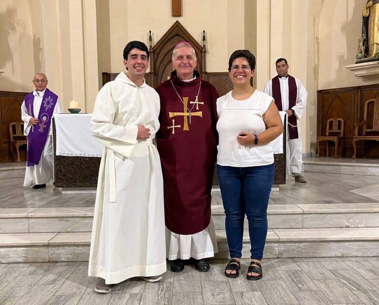 Dos jóvenes nuevejulienses inician su camino en la vida consagrada