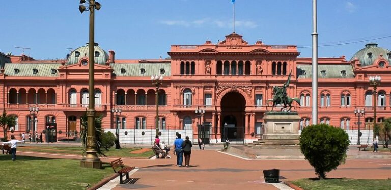 El Gobierno vuelve a arremeter contra los intendentes por las Tasas Municipales