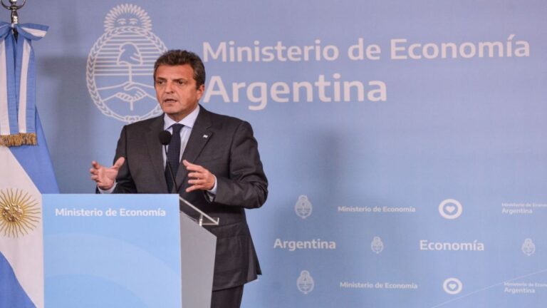 Sergio Massa anunció medidas fiscales para autónomos, monotributistas y pymes