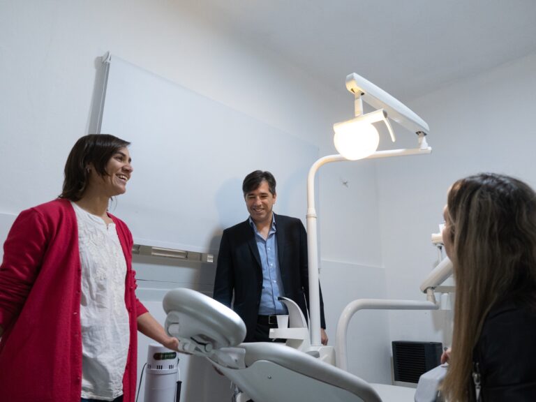 Franco Flexas presentó la remodelada sala de atención de la salud en Baigorrita