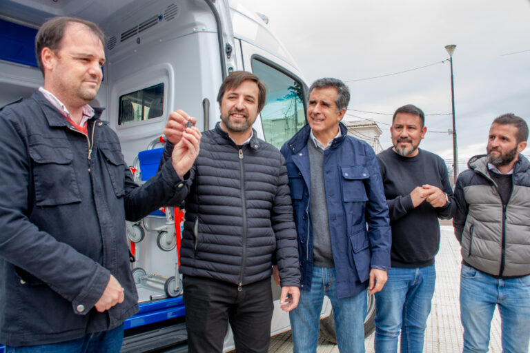 Nicolás Kreplak entregó la Ambulancia 271 0km en Rivadavia