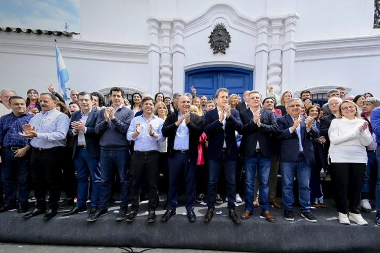 Kicillof: “El modelo que nos quieren vender Bullrich y Milei tiene como protagonistas a los mismos que privatizaron YPF”