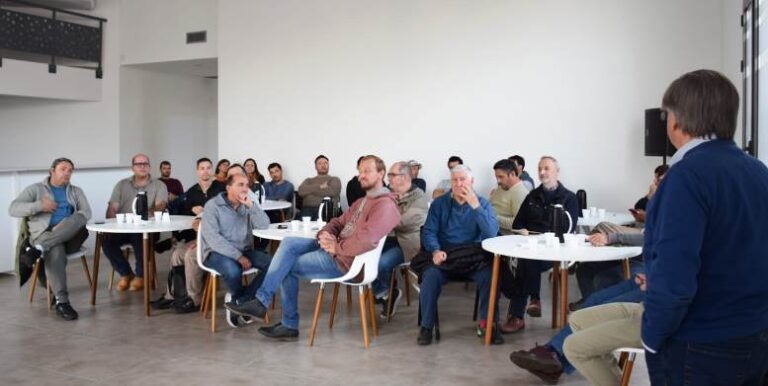 Se realizó una jornada de Apicultura y Cooperativismo