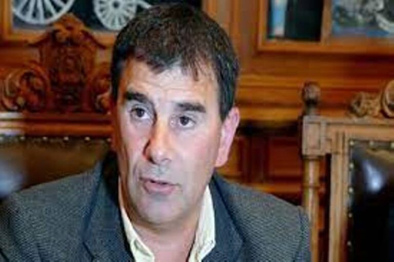 El intendente de Azul desmiente haber firmado el documento de JxC de reclamos a Kicillof