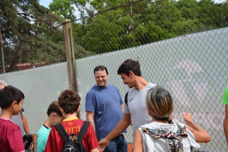 Regalo de Mariano Navone en el Club Atlético y lo disfrutó Mariano Barroso