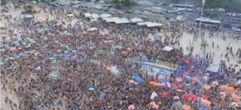 Nuevejulienses en el Banderazo de Boca en Río de Janeiro